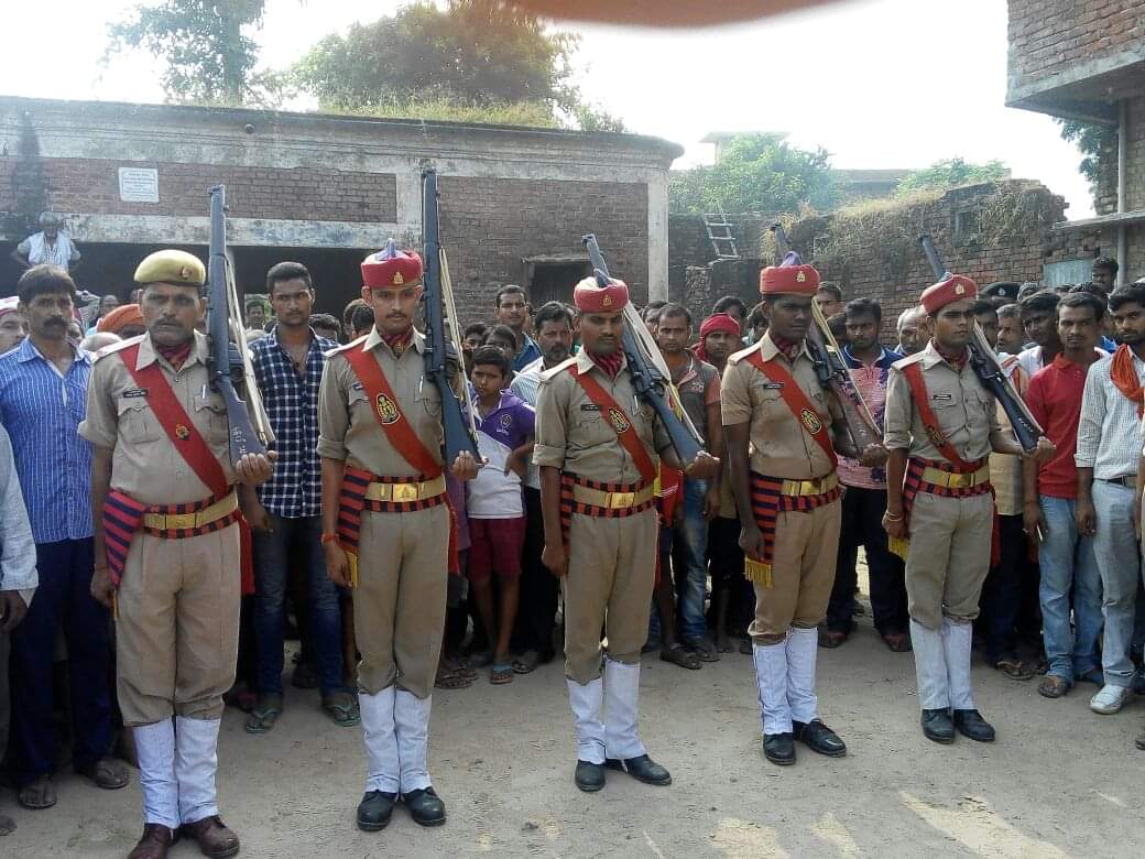 funeral of martyred soldier  in ballia with  honour