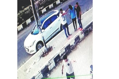 A man kidnapped on gun point in Lucknow.