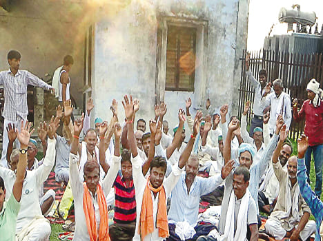 Angry farmers start the process of fasting