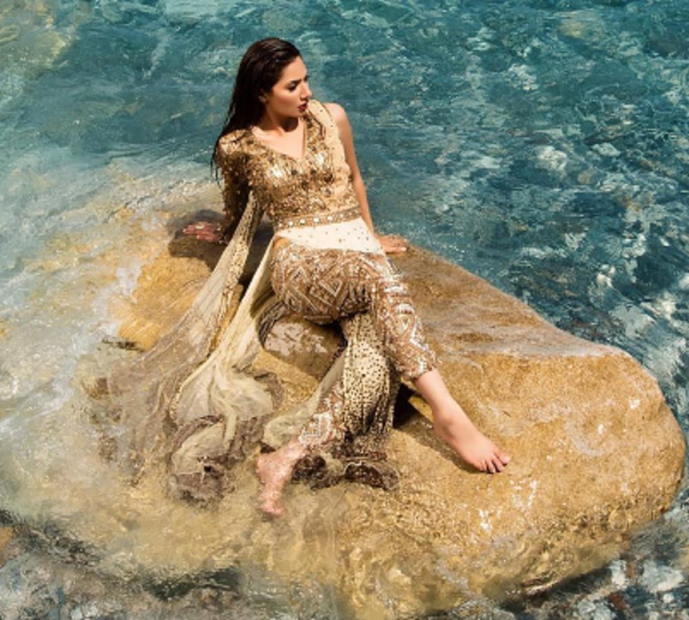 Pakistani actress Mahira Khan bridal photo shoot for Diva'ni 
