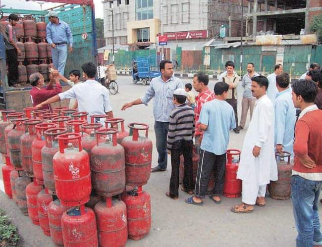 Lpg Cylinder Rate Hiked, Problem for House Wives