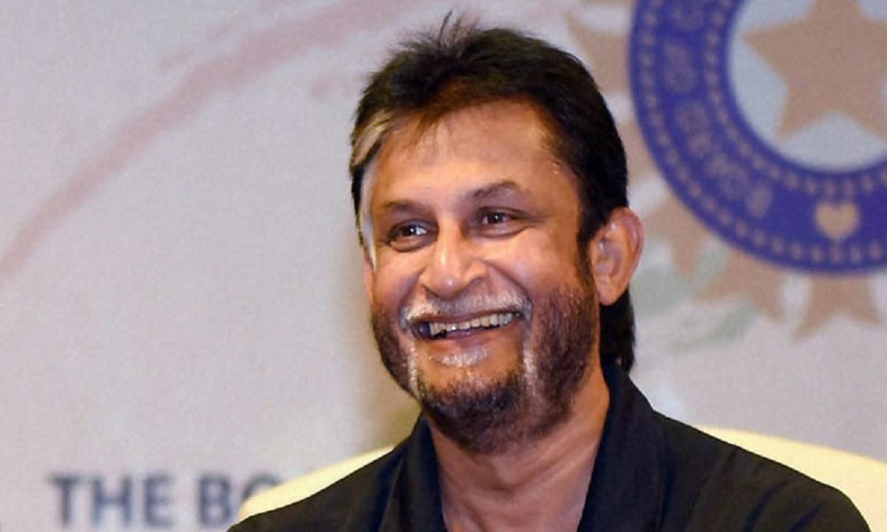 India Team Coach Ravi Shastri Covid 19 Vaccine First Dose 1983 world cup  India's 1983 World Cup hero also receives Covishield vaccine