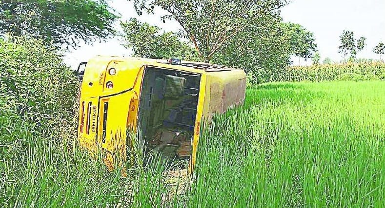 School bus turns down in Daulacha
