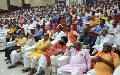 minister suresh khanna visit varanasi today