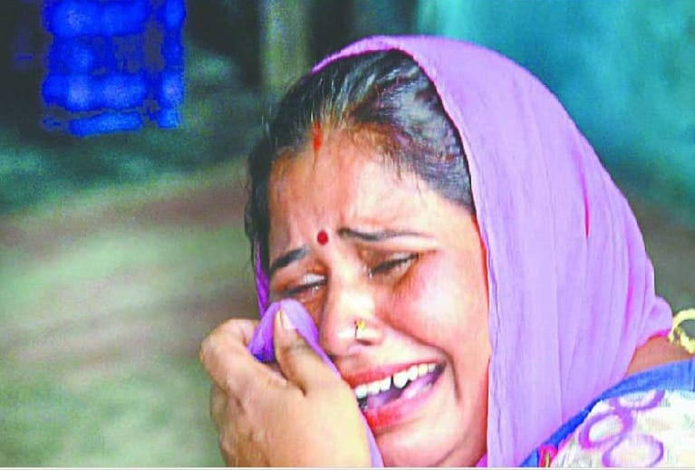 Sinking in tears, silence in the streets of the village