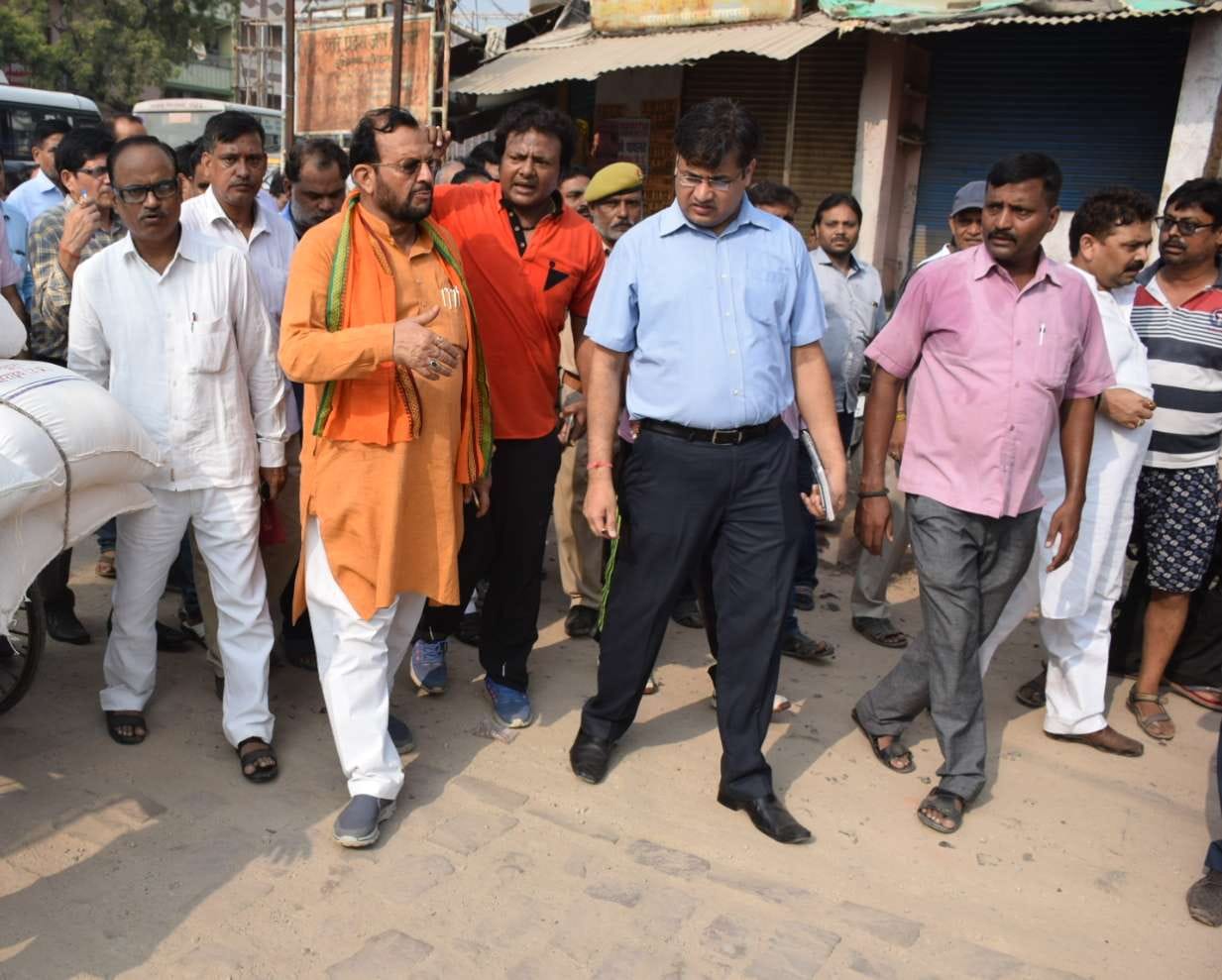 minister suresh khanna visit varanasi today