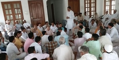 Farmers from many villages go to farming at risk