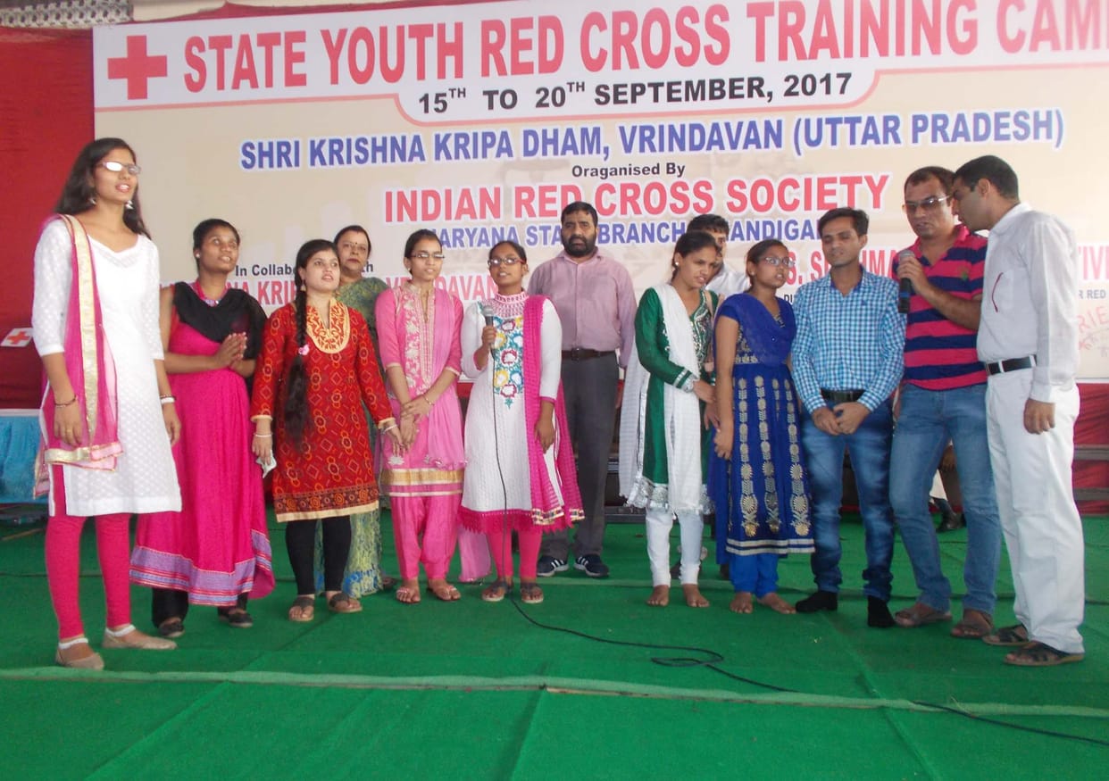 नेत्रहीन मुस्लिम बच्चियों ने किया सस्वर गीता पाठ