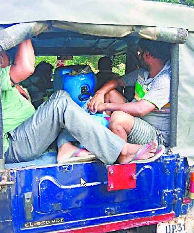नकली दूध बनाने की फैक्ट्री का भंडाफोड़, चार दबोचे