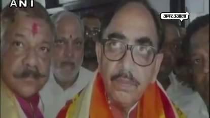 in agra up bjp chief mahendra nath pandey says i am mp so i am toll free