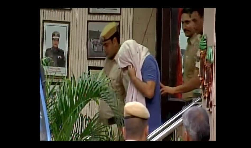 six people IT officers beaten up by a businessman's family while trying to raid 