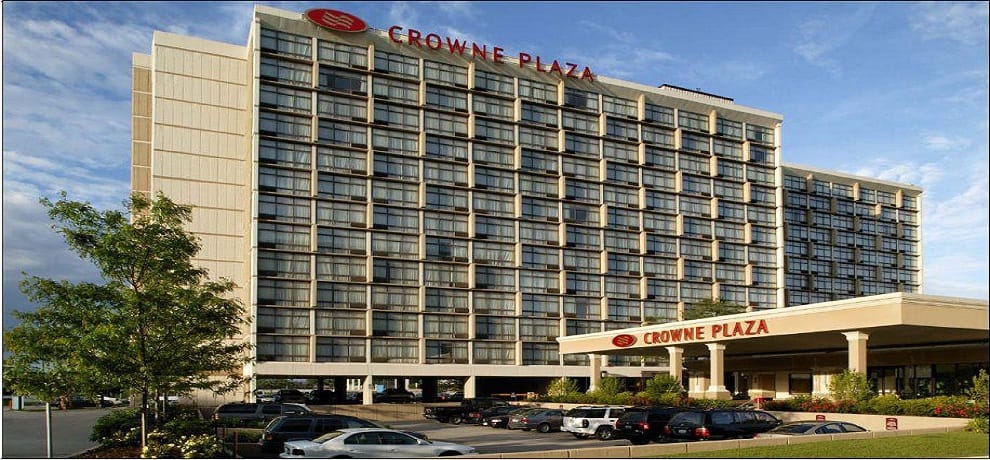 a girl found dead in a hotel freezer at chicago in america 