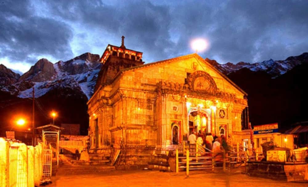 shocking incident in Kedarnath dham after door closing ceremony