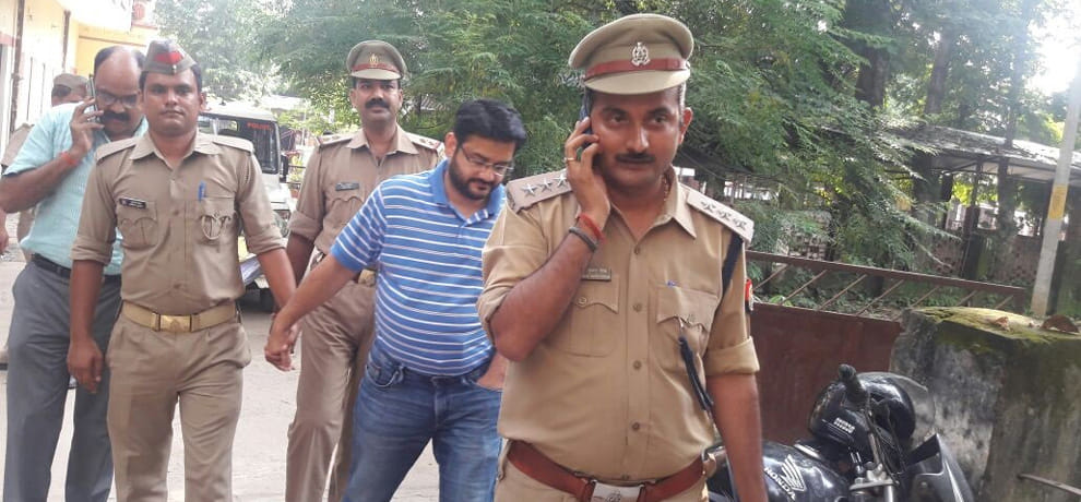 Gorakhpur child deaths Accused Manish Bhandari arrested in Deoria 