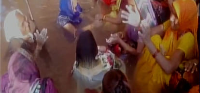  medha patkar and her supporters stands in water in madhya pradesh against sardar srovar dam