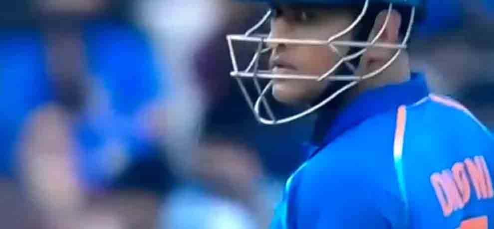 ms dhoni gives a scare look to kedar jadhav after survive a run out