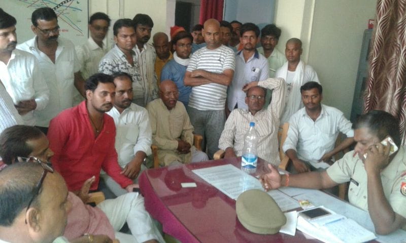 बाजार बंदी कराने के दौरान व्यापारियों और पुलिस में झड़प