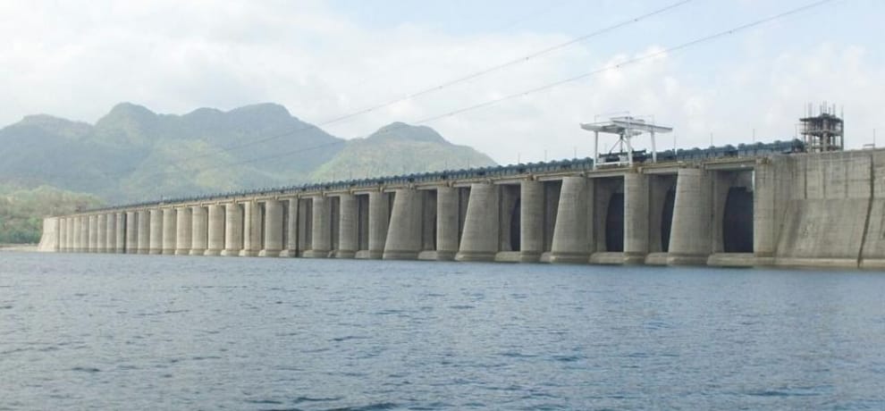 know specification and history of sardar sarovar dam