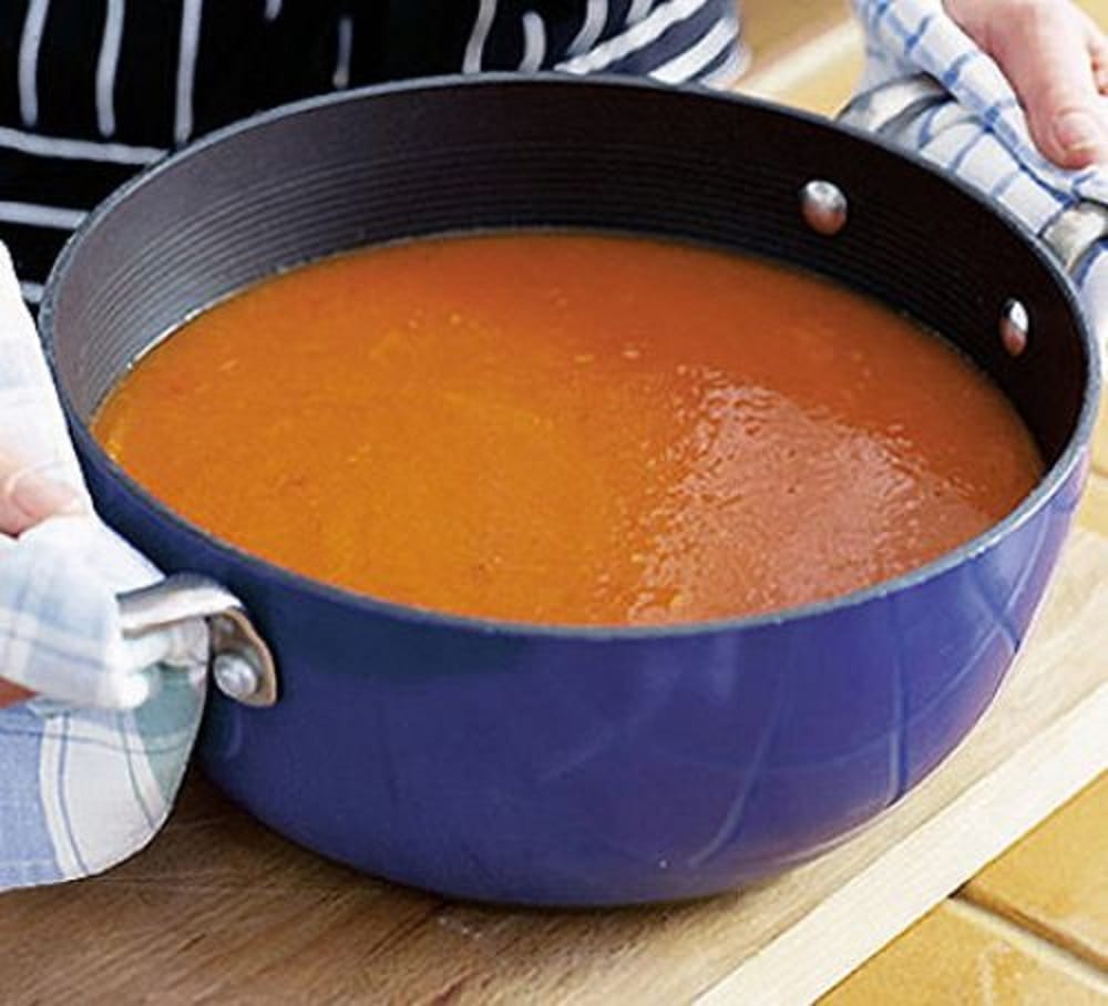 Enjoy winter with this tasty Roasted red pepper tomato soup
