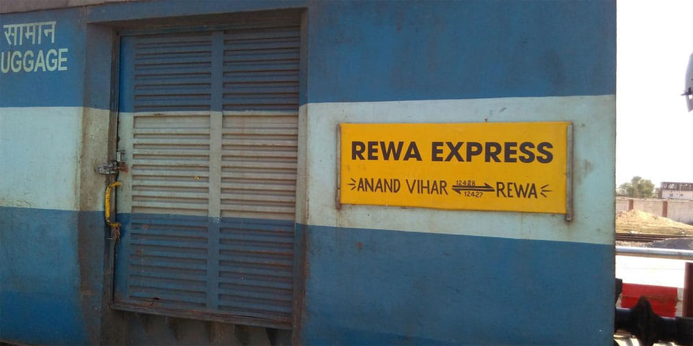 wife of reva mla robbed in reva express 