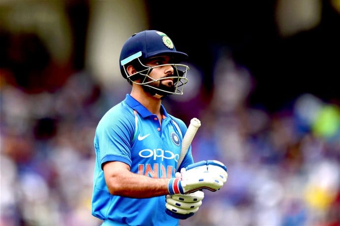 Glenn Maxwell takes a breathtaking one-hander to dismiss Virat Kohli in Chennai ODI 