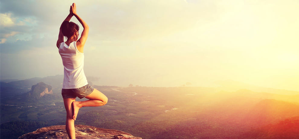 You can get rid of your fear and develop self confidence with these mind blowing Yogasanas