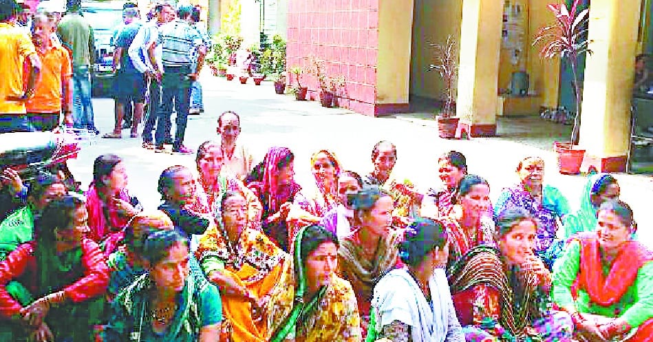 Thunder in the police station against the husband of the BJP leader