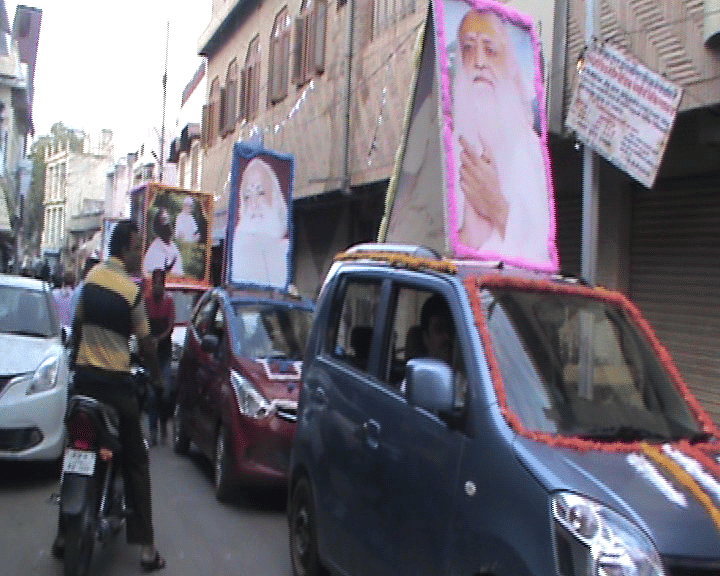 Asaram's followers rally in ajmer