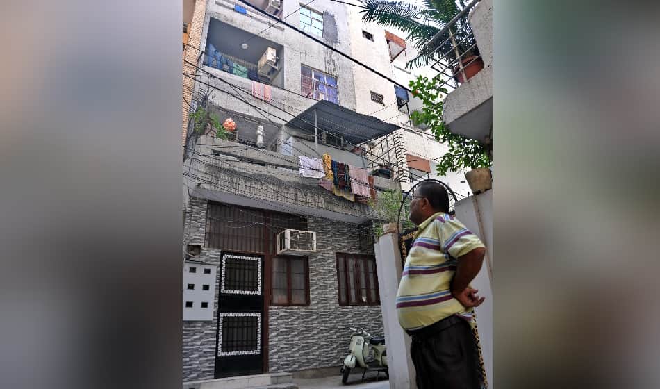 rml hospital doctor suicide on his flat land left a suicide note saying he was tired of his life
