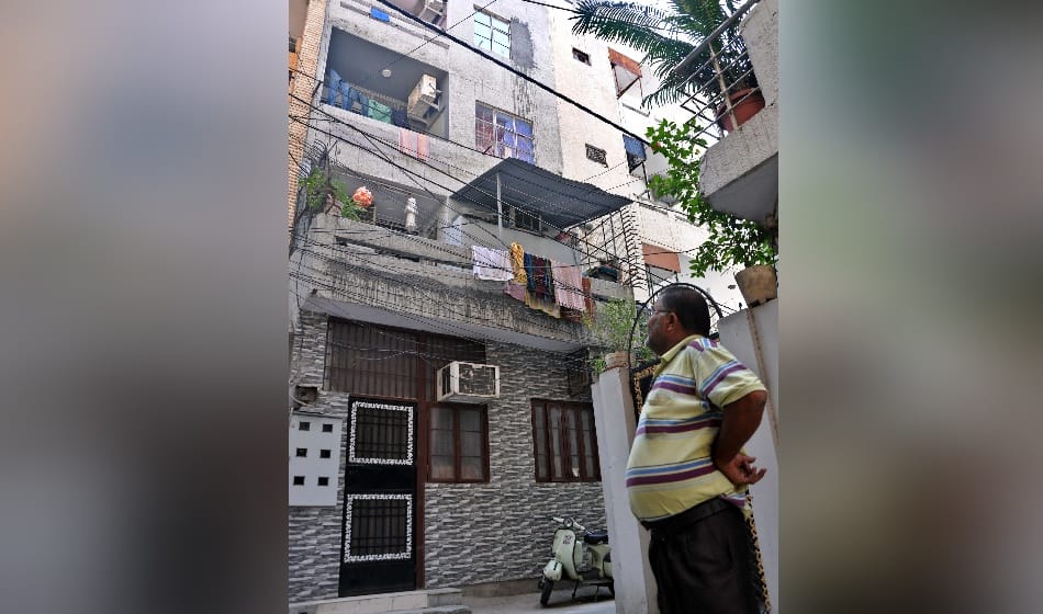 rml hospital doctor suicide on his flat land left a suicide note saying he was tired of his life
