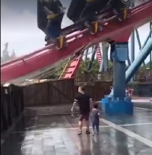 watch funny video of father and son in amusement park