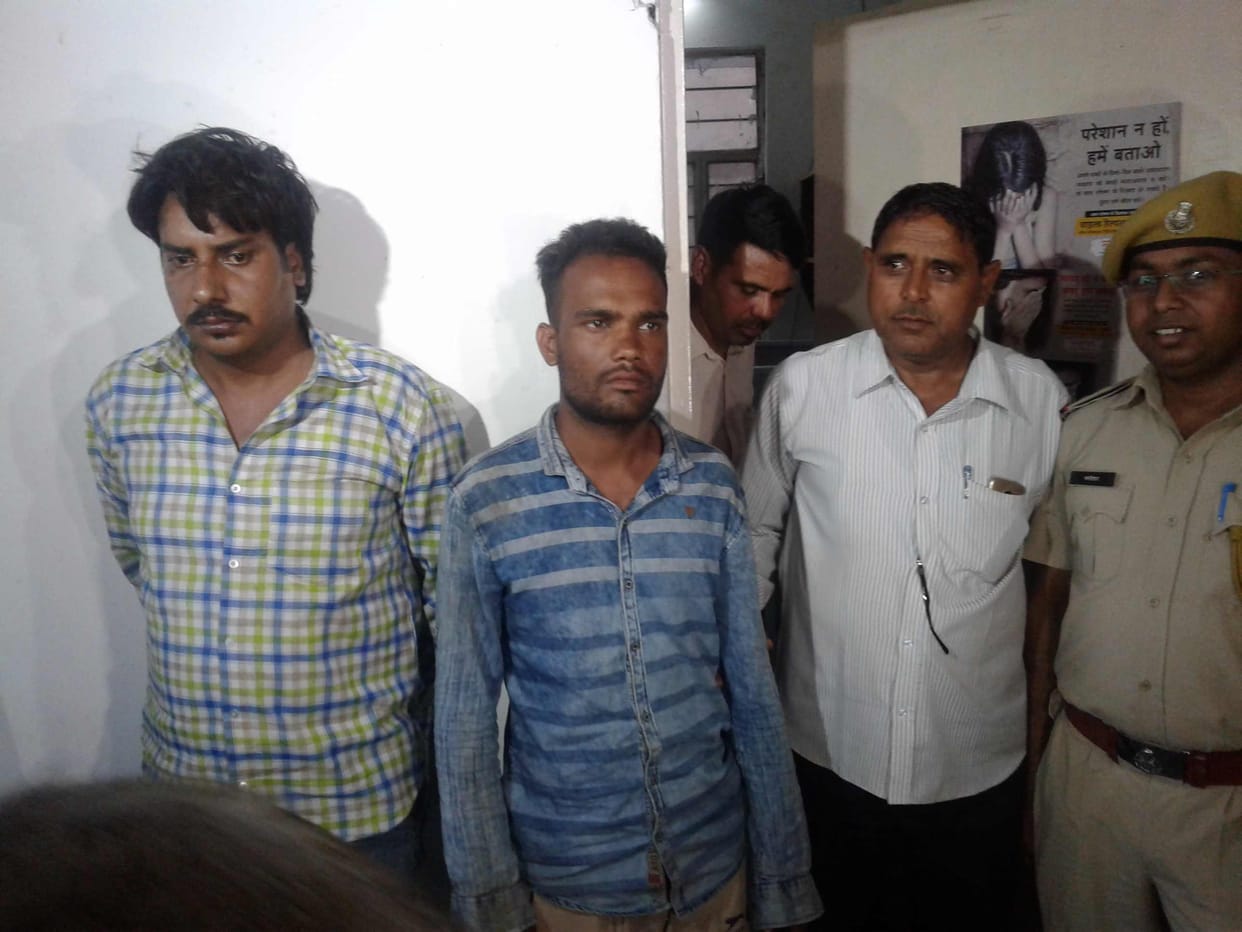 Two robbers arrested in jaipur with pistol