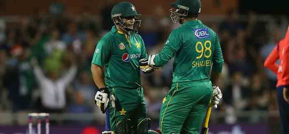khalid latif may face 10 years ban for involve in spot fixing