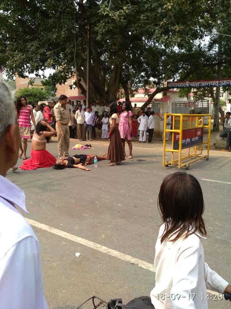 nude protest of kinnar in agra