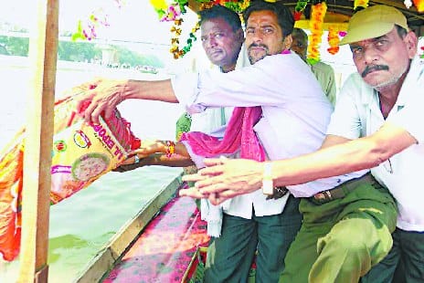 Sarvsharma Seva Samiti also started 300 flowering flowers