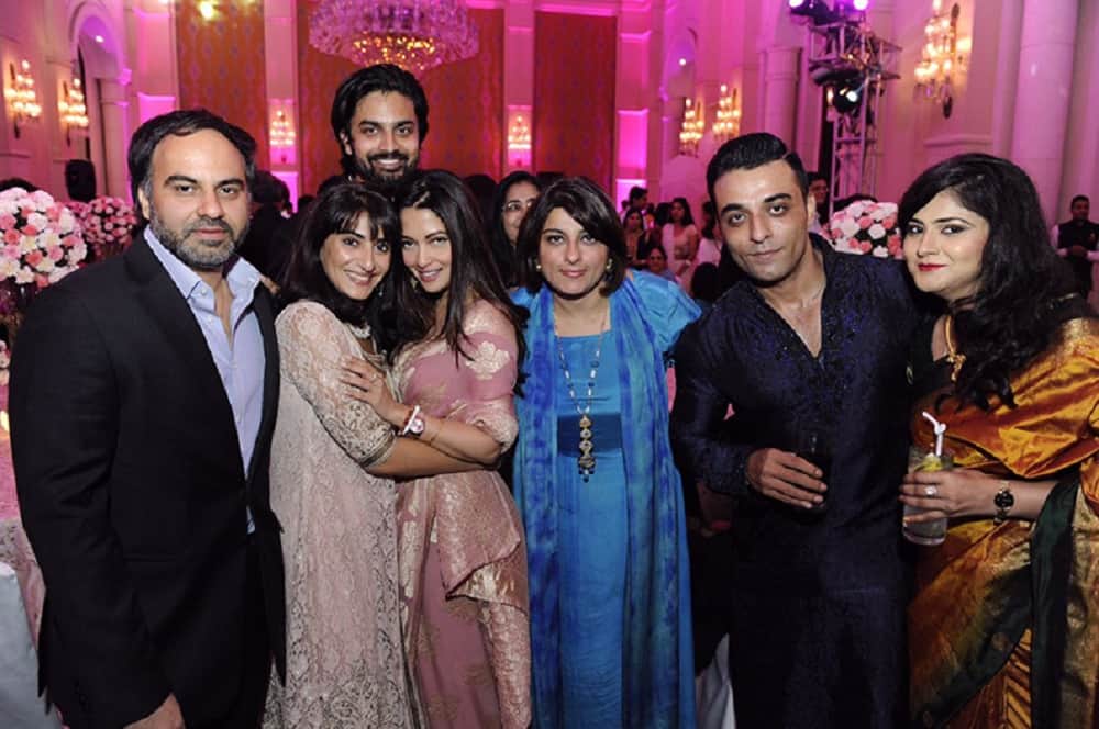 Riya Sen stunning photographs of Grand Wedding Reception will make you fall in love with her