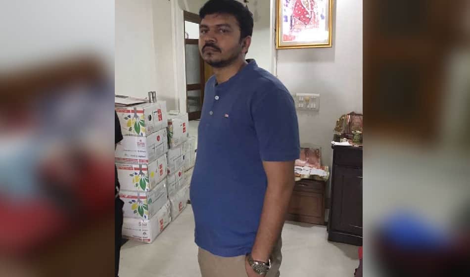 special 26 type robbery in delhi