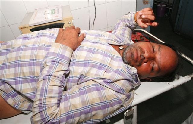 Police encounter rioters, injured handkerchief