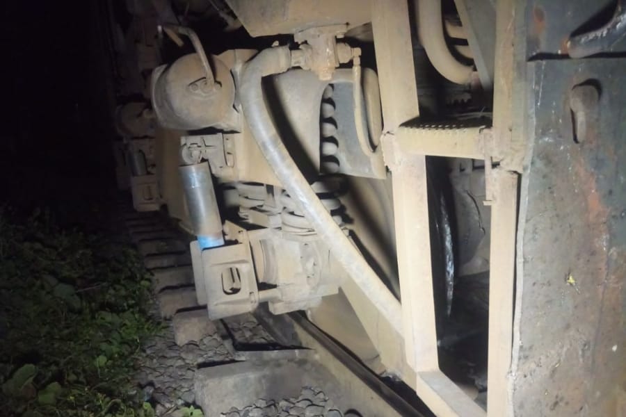 passenger train engine derailed in Sitapur.