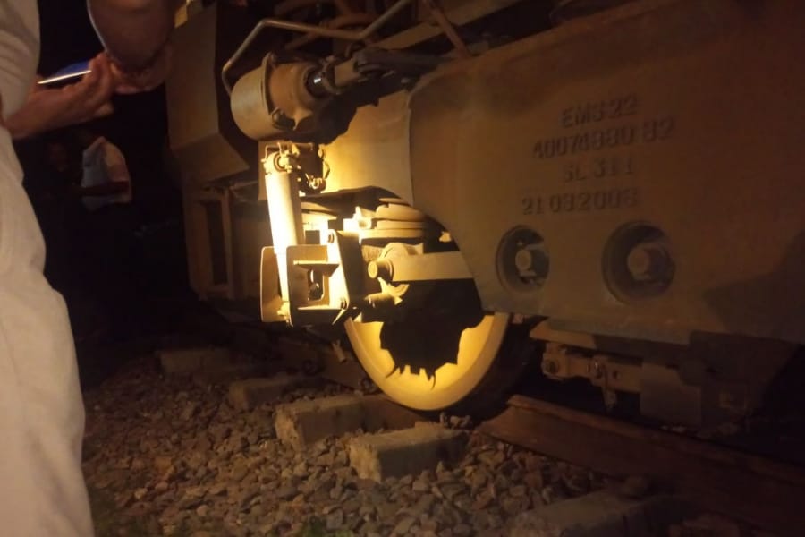 passenger train engine derailed in Sitapur.