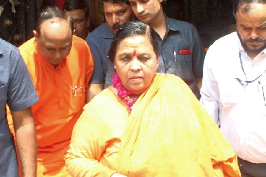 Uma bharti in barabanki.