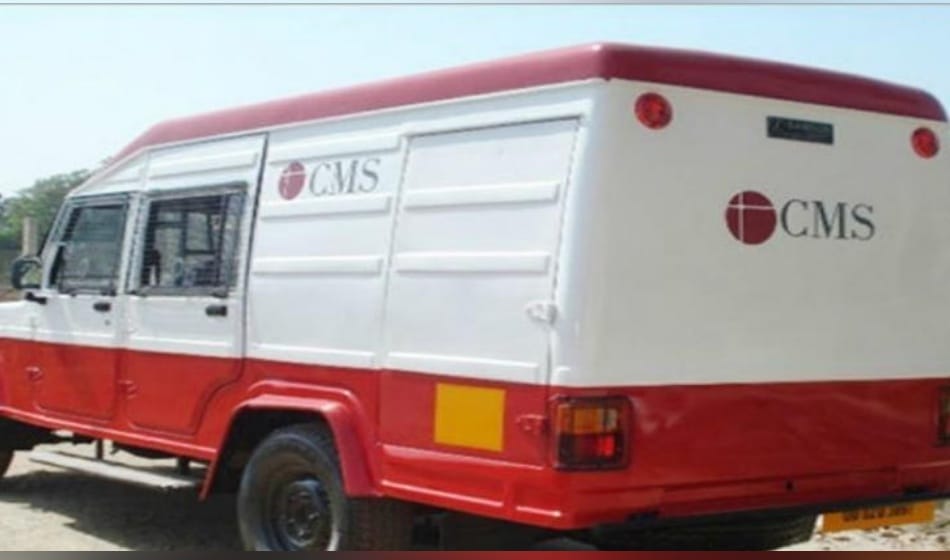bike riders looted seventy lakhs from a cash van
