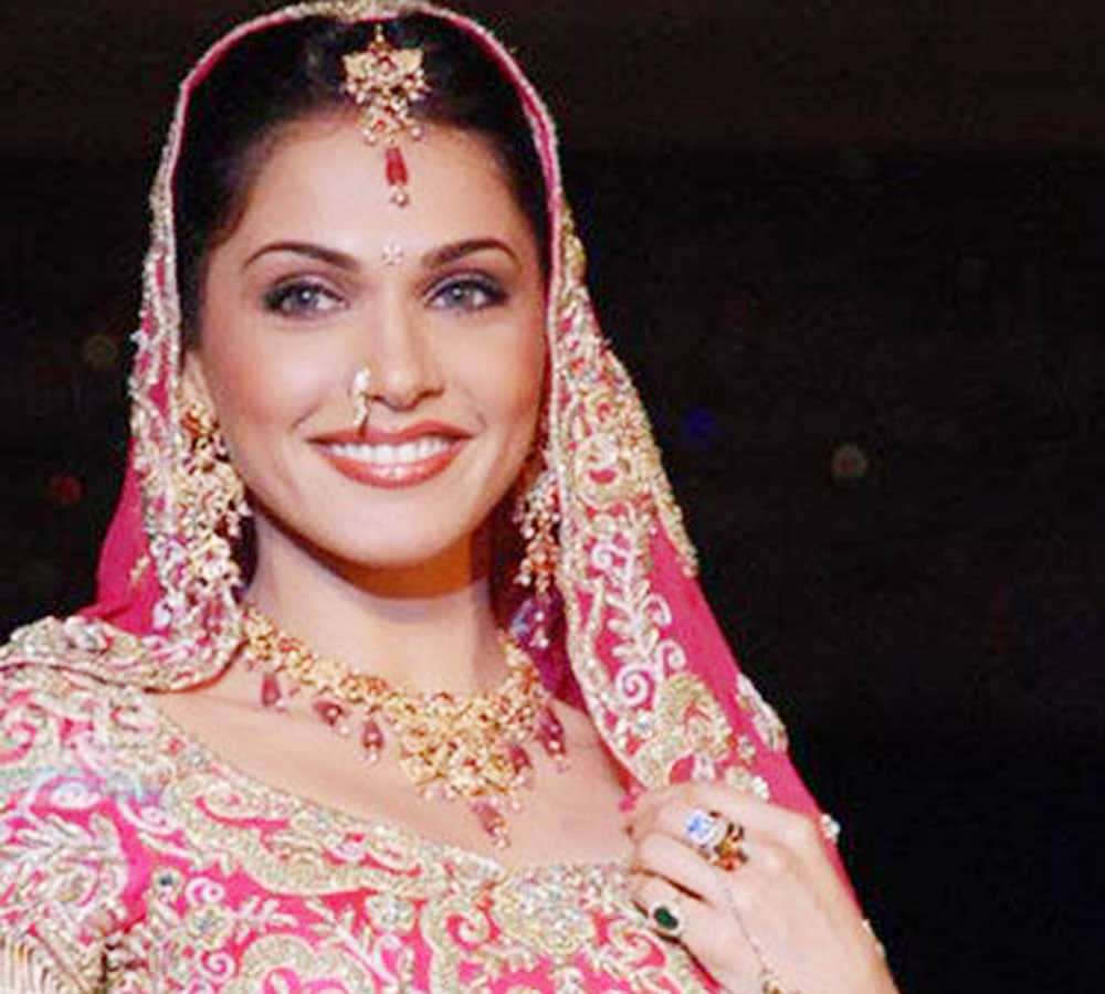 isha koppikar birthday special story and know her unknown facts