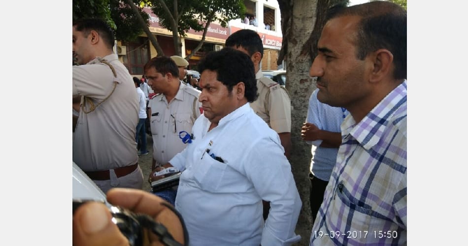 Chinese Embassy car caught in Hissar from Congress leader