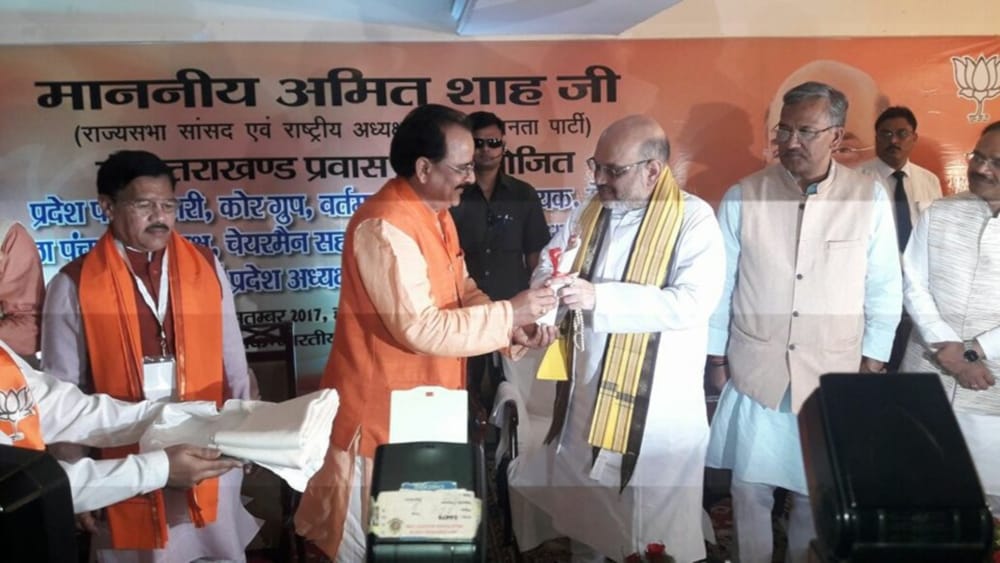 amit shah briefing with bjp leaders
