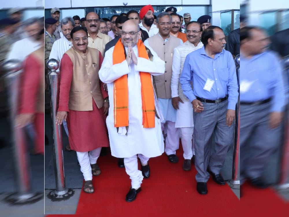 amit shah briefing with bjp leaders