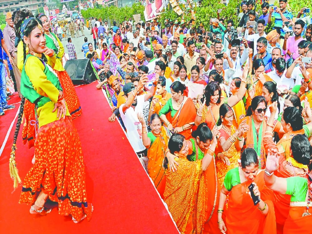 Amit shah welcome photos in dehradun