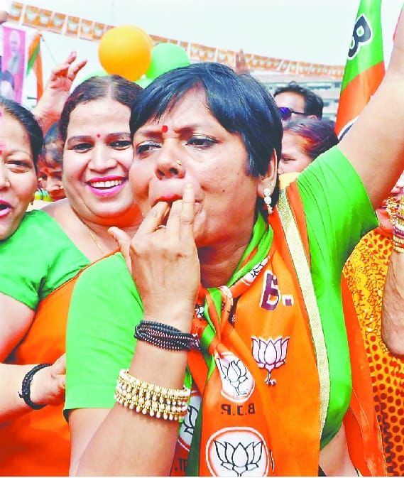 Amit shah welcome photos in dehradun