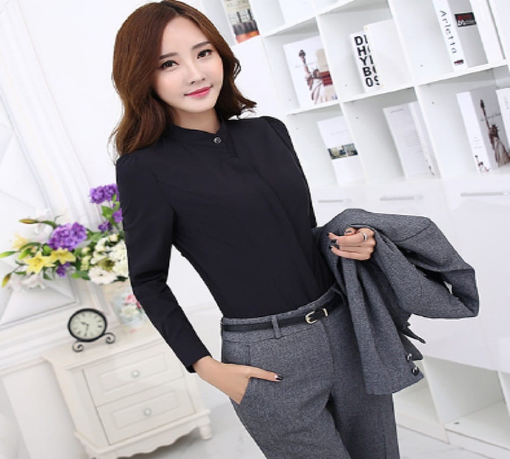 if you are going for an interview than try these makeup tips