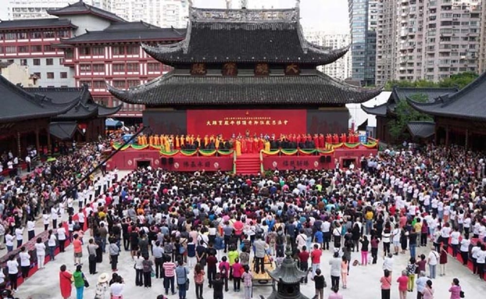 Watch Video how 2000 Tonne Buddhist Temple Hall Moved